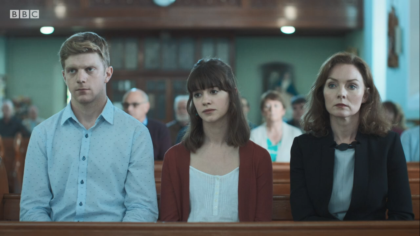 Alan, Marianne e Denise Sheridan (Normal People, BBC/Hulu, 2020)