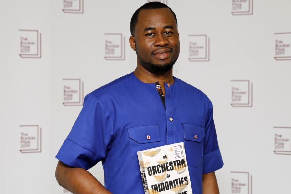 Clube do Livro Fernanda Carvalho: Autor de agosto será Chigozie Obioma. A imagem apresenta o escritor nigeriano sendo prestigiado como finalista do Booker Prize em 2019