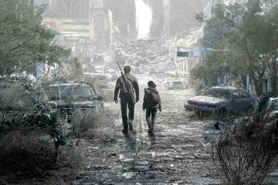 Imagem da série da HBO "The Last of Us" com os dois protagonistas caminhando por uma rua deserta após apocalipse zumbi